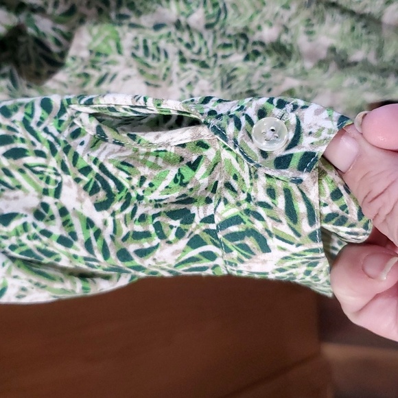 Cabi 3/4 sleeve faux wrap green tan leaf pattern mini dress - Picture 3 of 8